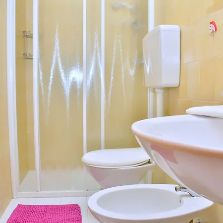 Enjoy Our Colourful Flat With Side Sea View Apartment *